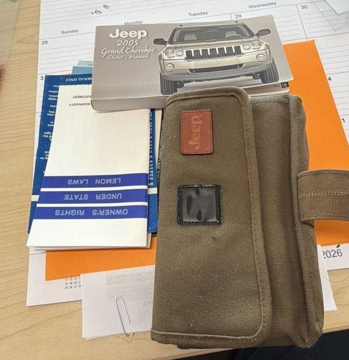 2005 Jeep Grand Cherokee Owner’s Manual with Original Case