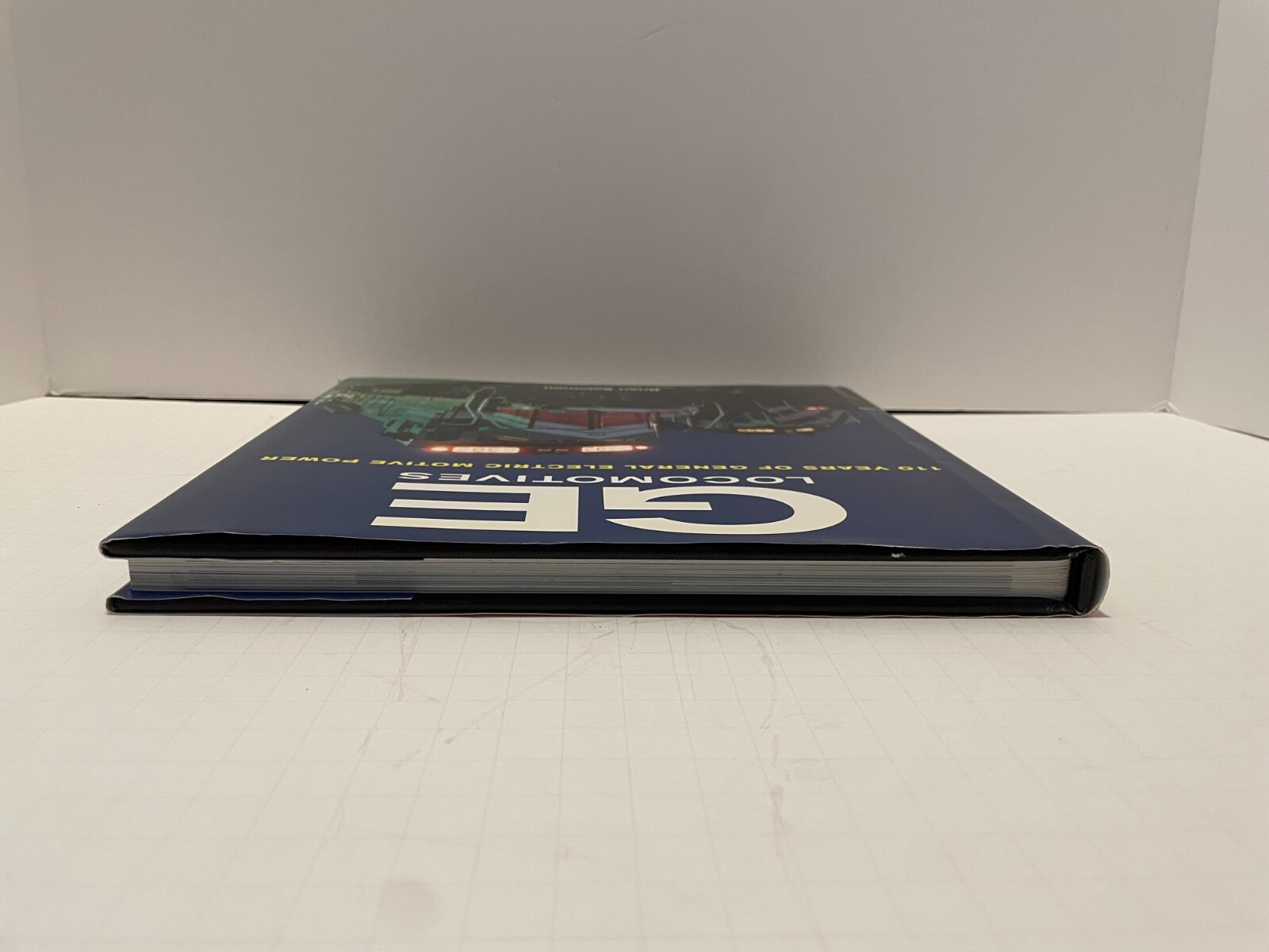 GE Locomotives: 110 Years of General Electric Motive Power Brian Solomon 1st Ed