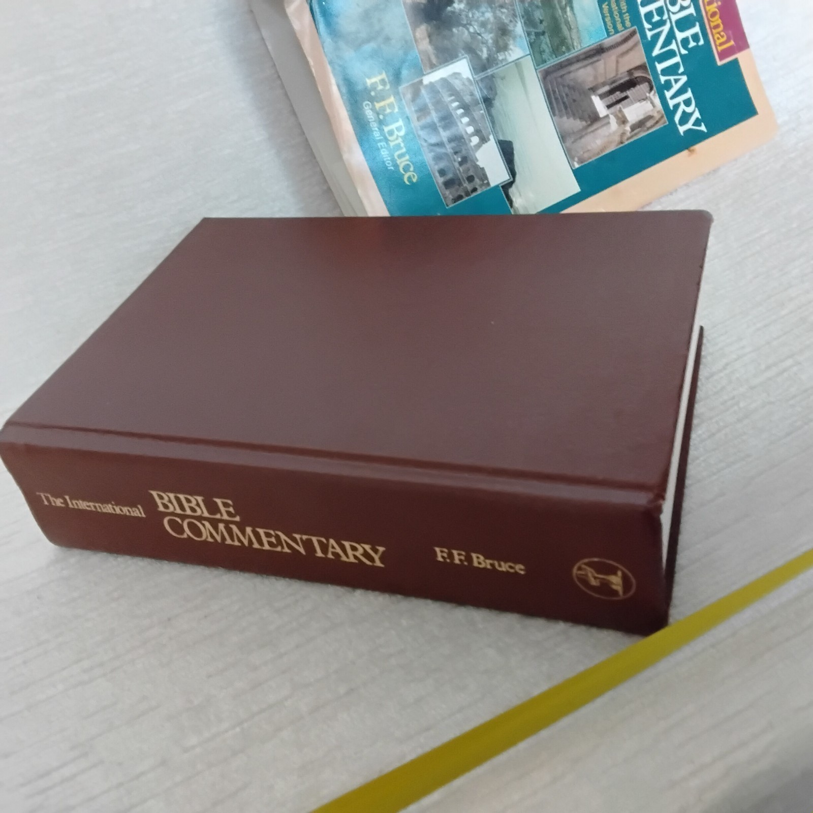 International Bible Commentary by F.F. Bruce 1986 Zondervan Guideposts Used