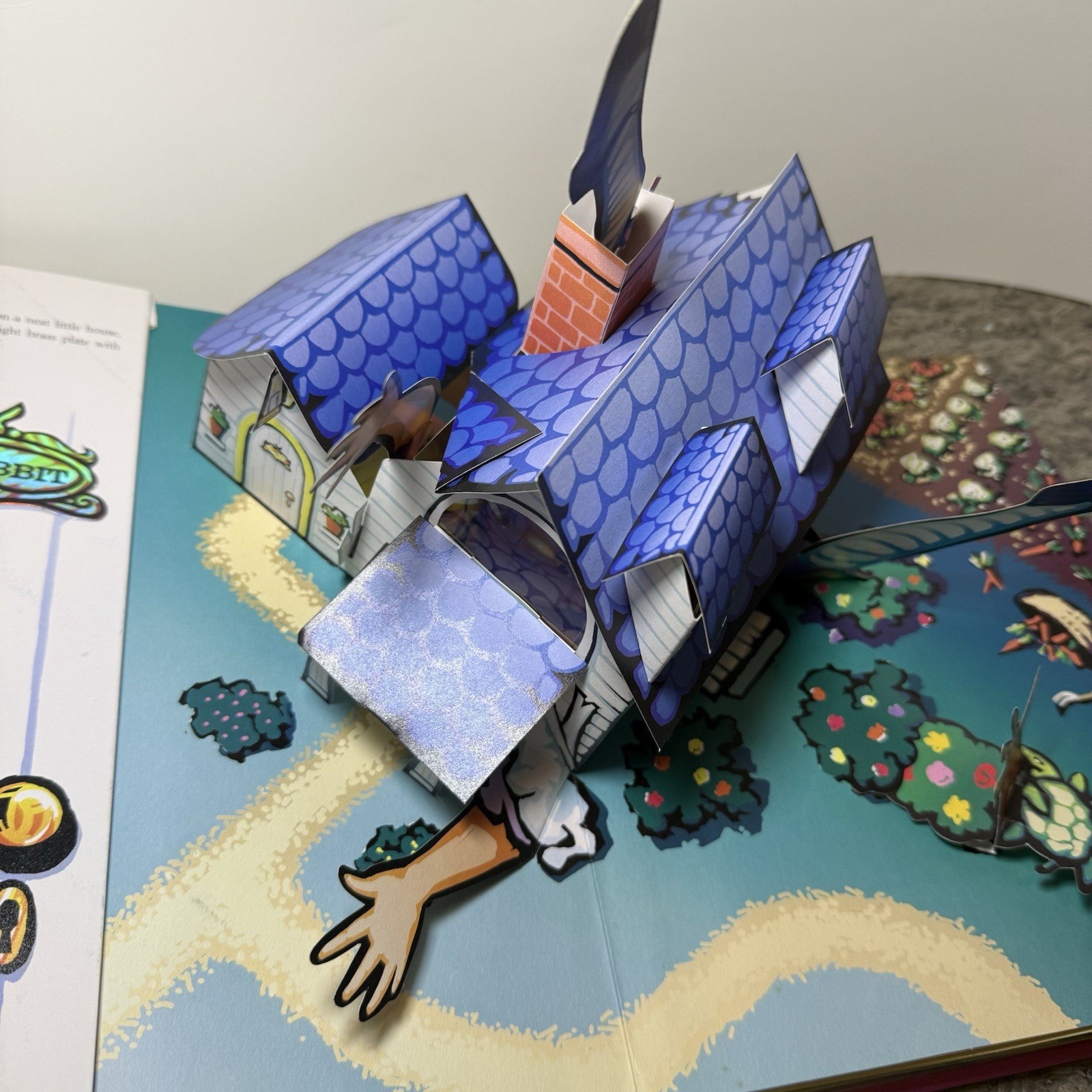 Alice’s Adventures in Wonderland: A Pop-up Adaptation By Robert Sabuda 2003