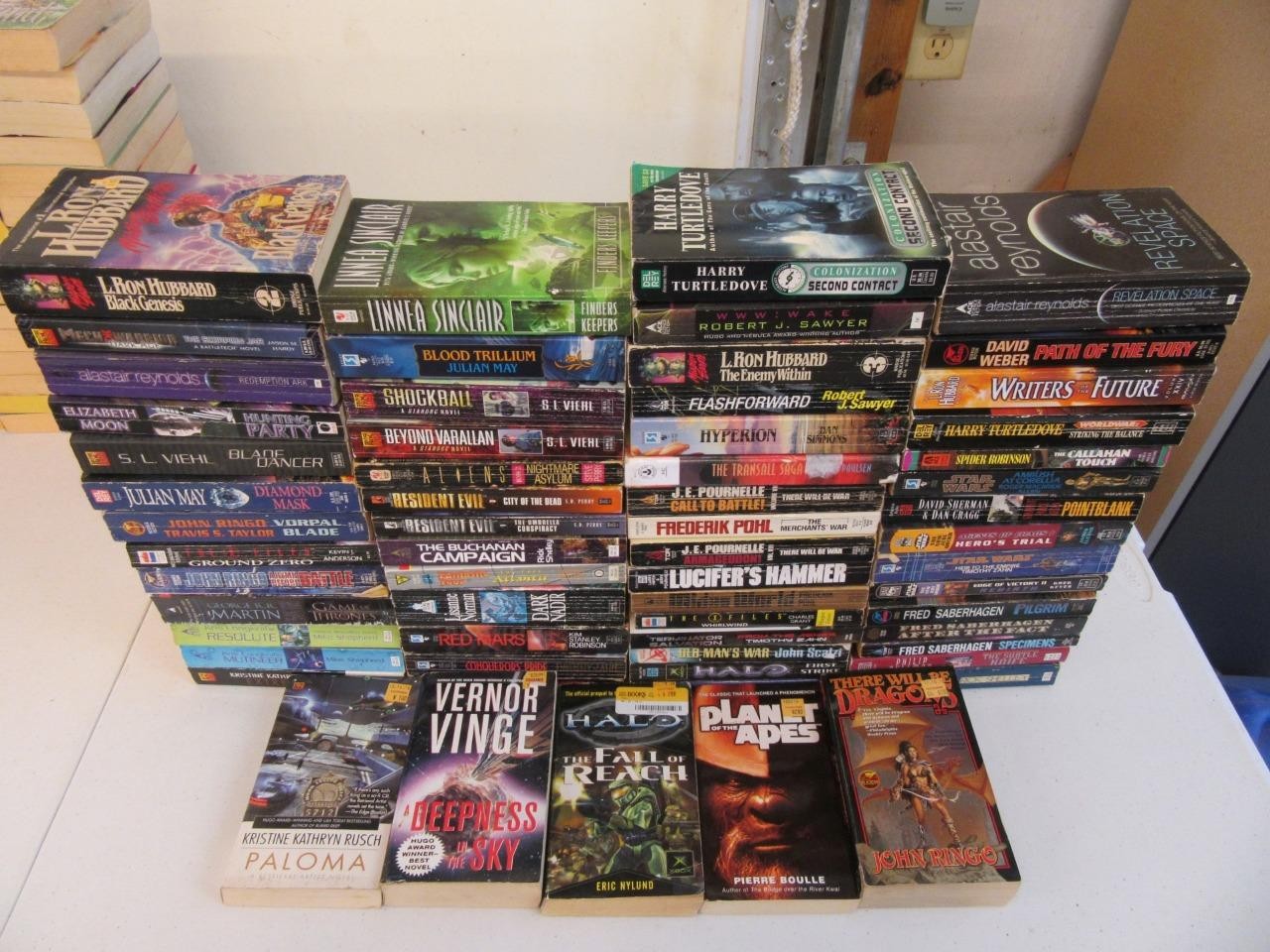 HUGE Lot (62) SCIENCE FICTION Books Novels DAN SIMMONS DAVID WEBER JOHN RINGO