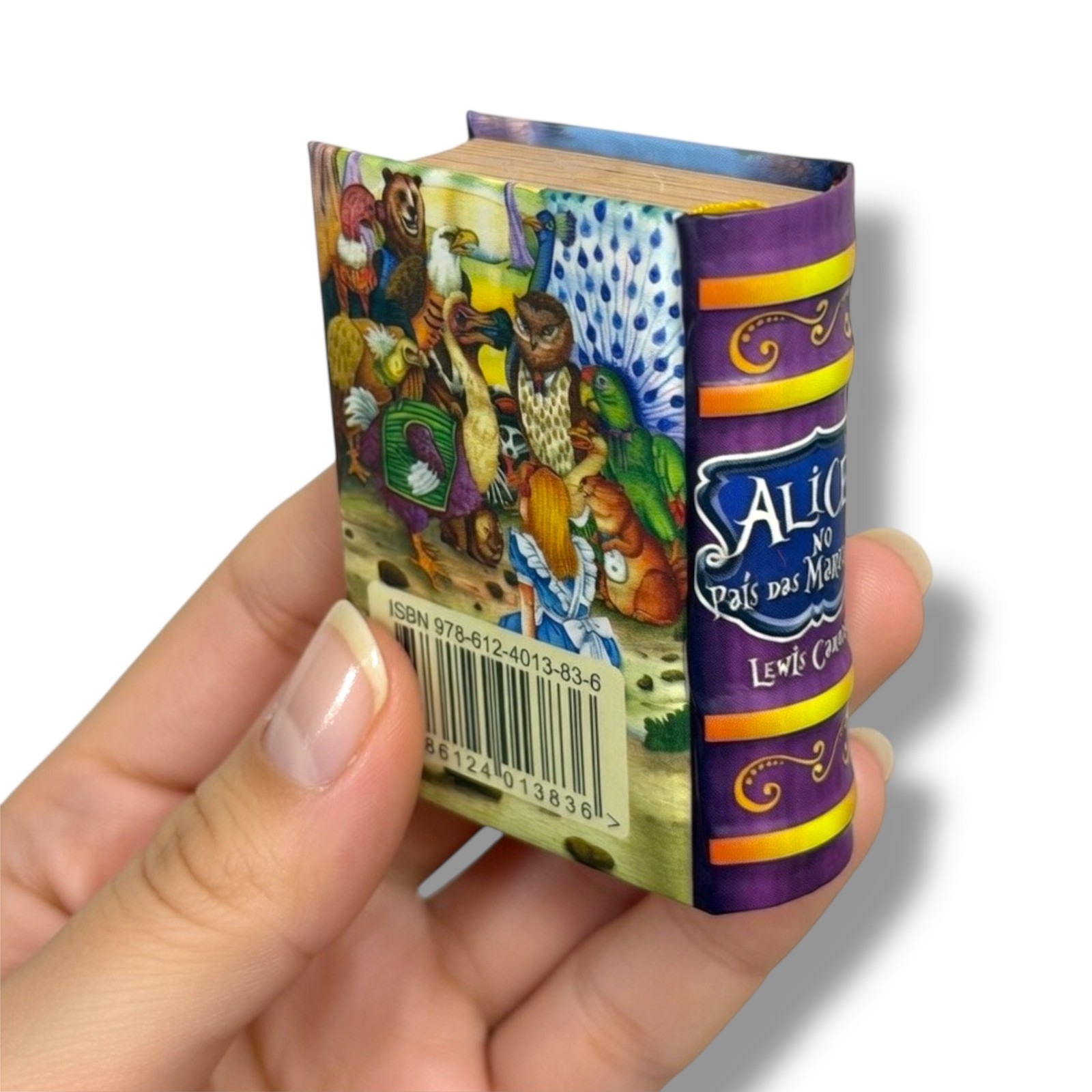 Alice no País das Maravilhas miniature book (2 x 2.6″) in Portuguese Complete Ed
