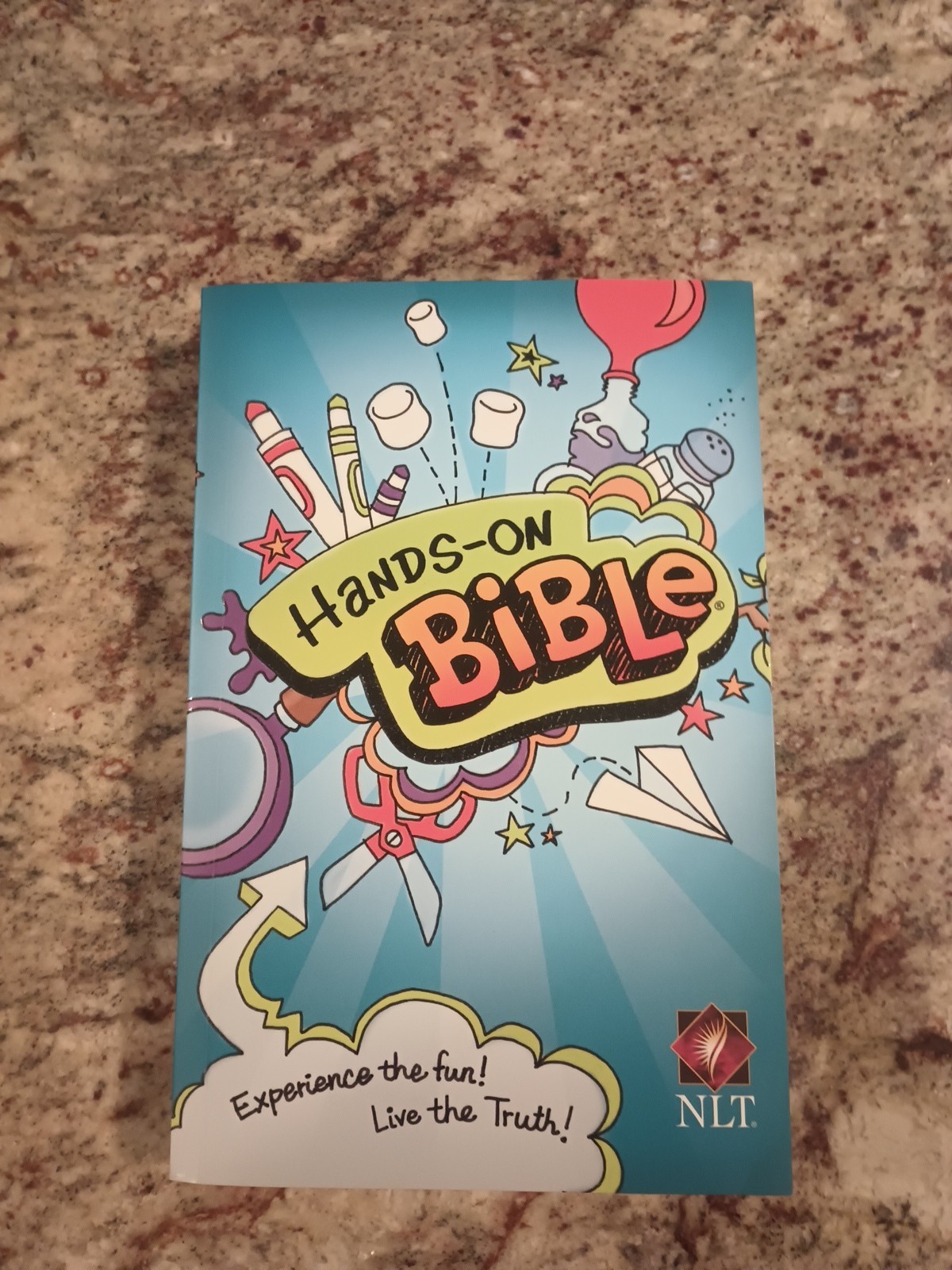 Hands-On Bible : Packed with Experiences That Get Kids into the Bible
