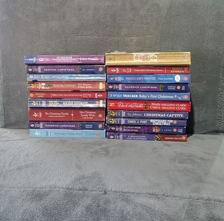 Christmas Themed Paperback Romance Novels Bundle Lot EX LIBRARY