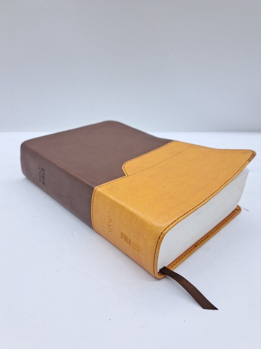 Zondervan Holy Bible NIV New International Version Large Print 2011