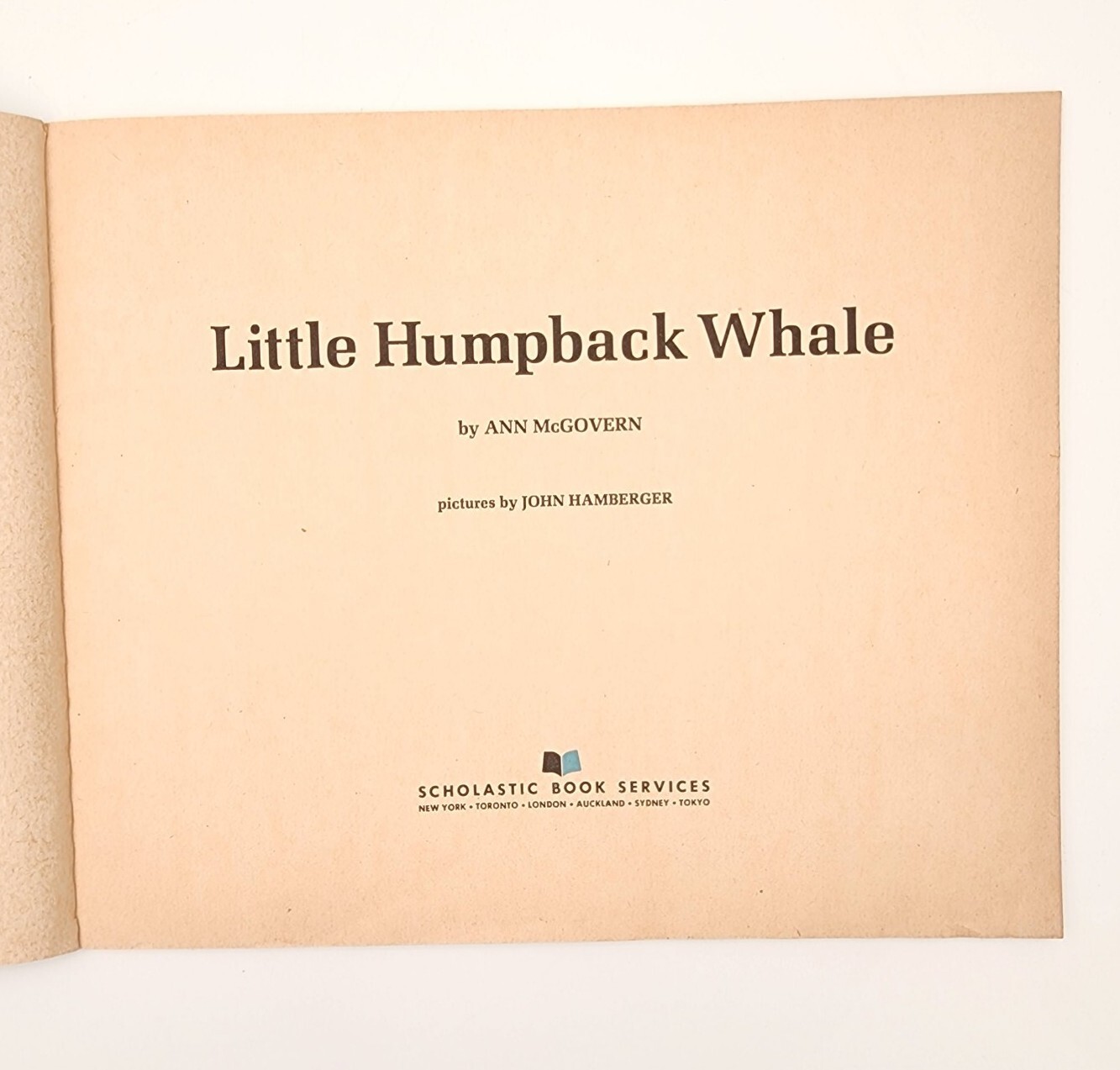 Little Humpback Whale by Ann McGovern 1979 Illustrated John Hamberger Scholastic