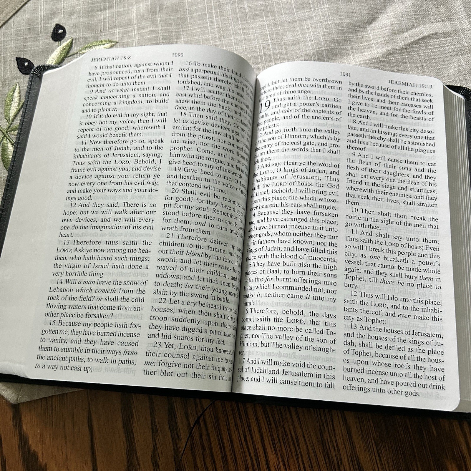 The Holy Bible King James Larger Print Black Italian Duo-Tone Zondervan Boxed
