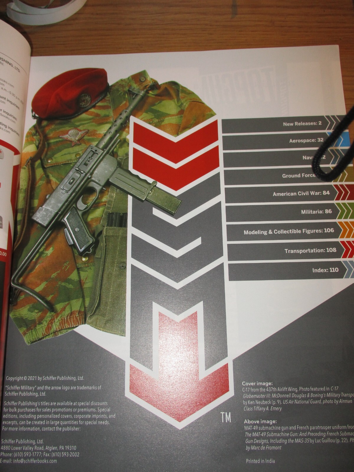 SCHIFFER MILITARY FALL/WINTER 2021 SOFT COVER GUIDE BOOK~116 PAGES