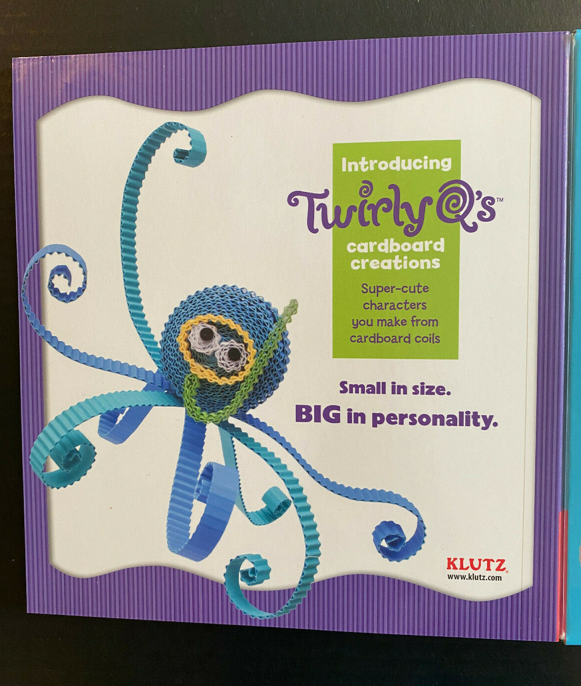 Twirly Q’s: Make Irresistible Cardboard Creations by Anne Akers Johnson
