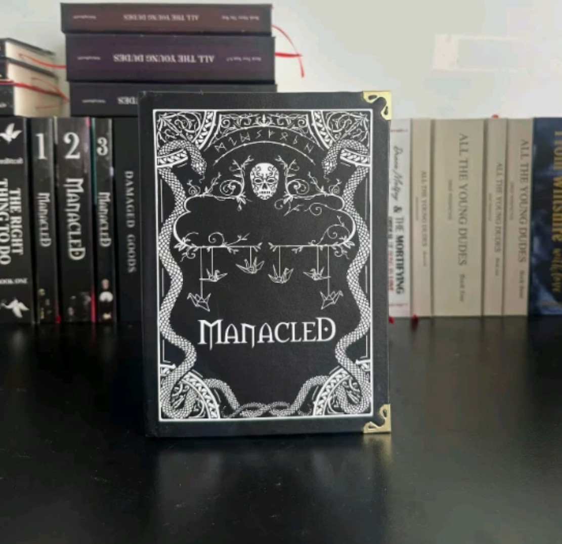 Manacled Book Complete 3-Volume Hardcover Edition with Illustrations by Senlinyu