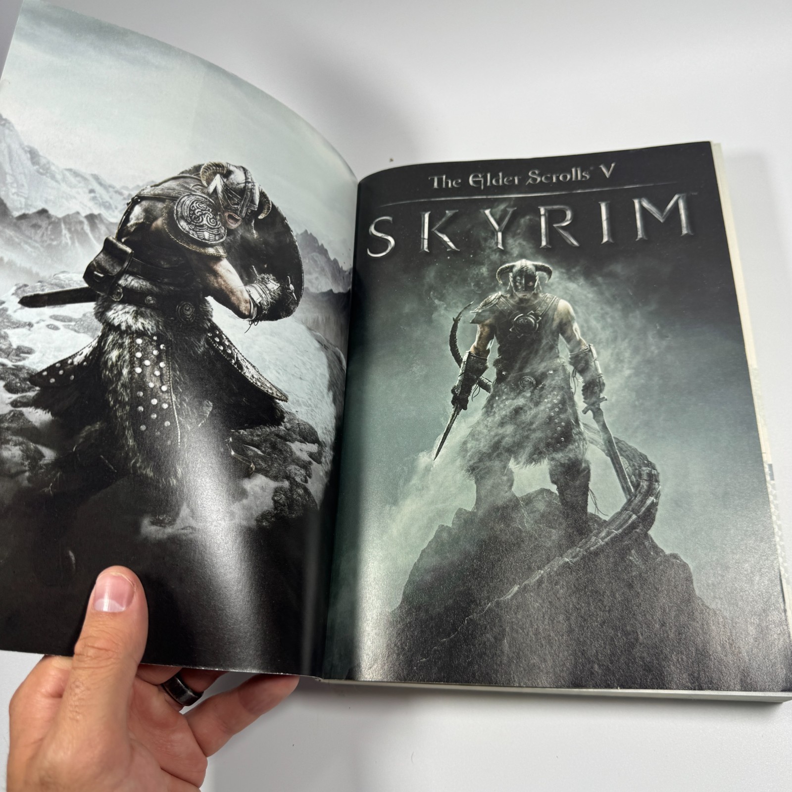 Prima Games Strategy Guide The Elder Scrolls V: Skyrim Official Game Guide 2011
