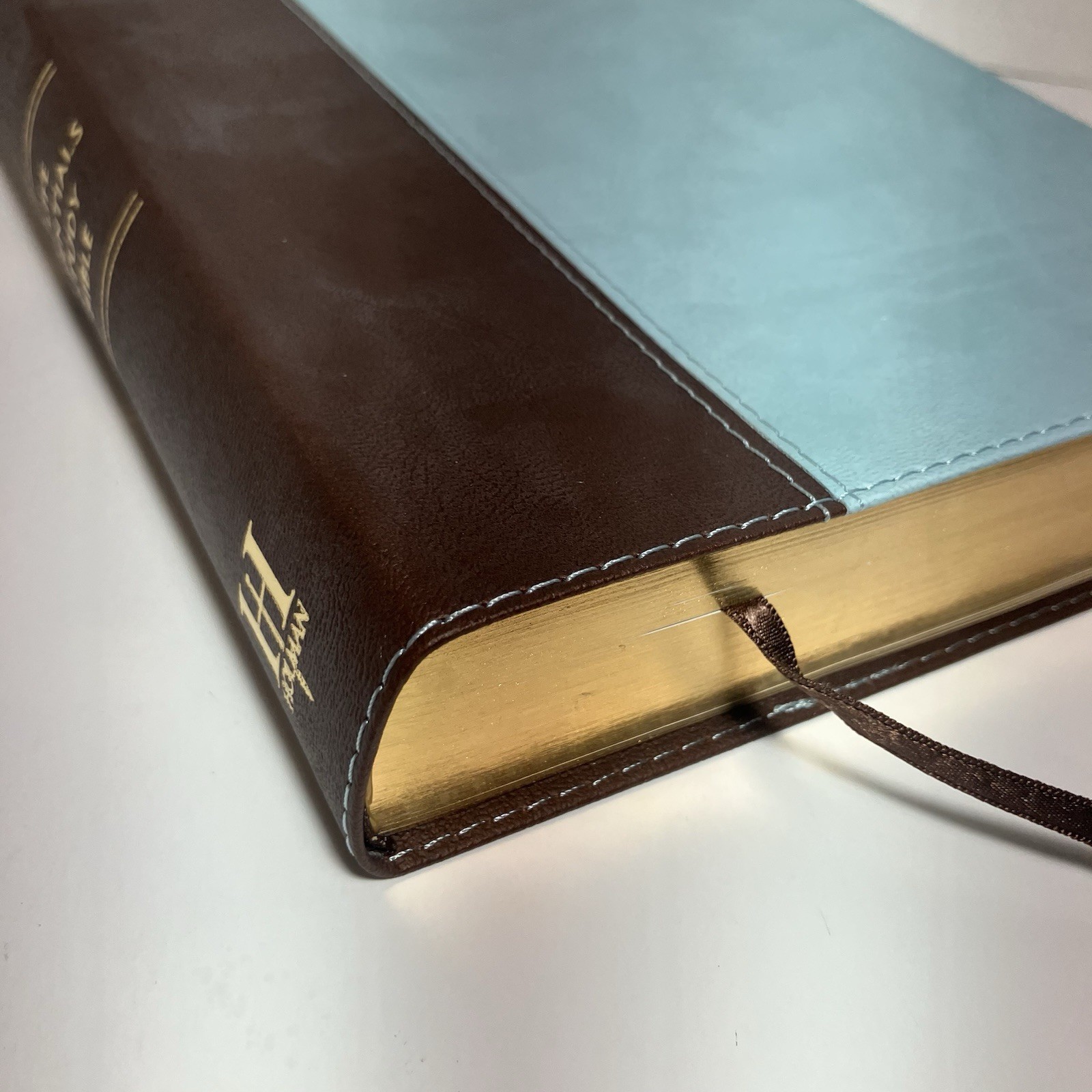 Life Essentials Study Bible, Brown/Blue Simulated Leather Indexed : Biblical…