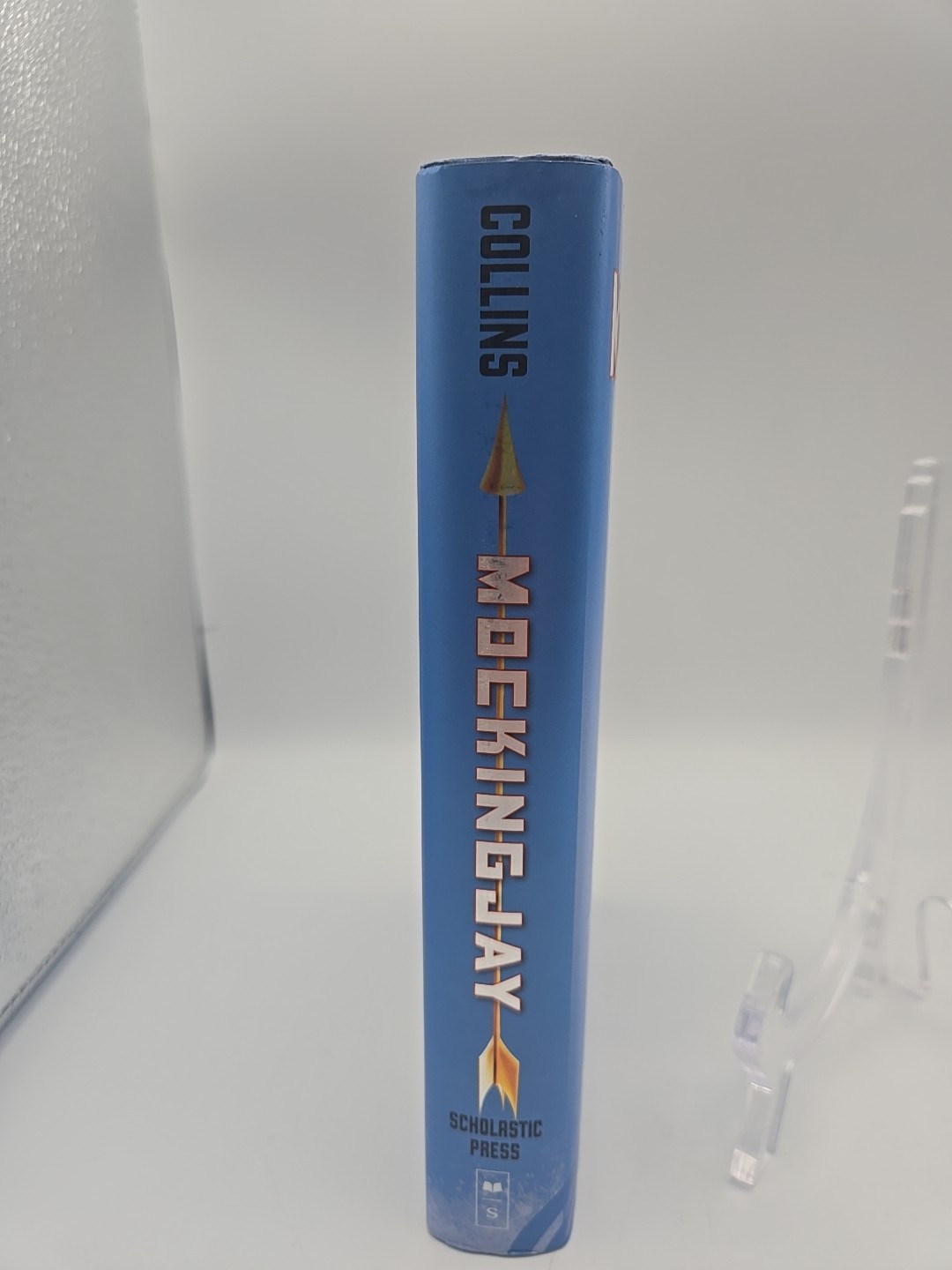 Mockingjay (The Hunger Games) – Hardcover By Suzanne Collins – VERY GOOD