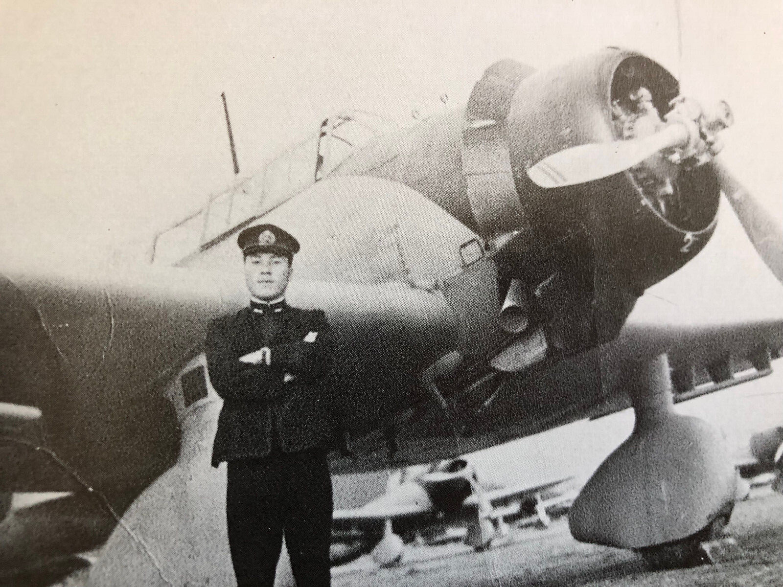 AICHI D3A VAL DIVE BOMBER Famous Airplanes of World Book FAOW 33 Free US Postage