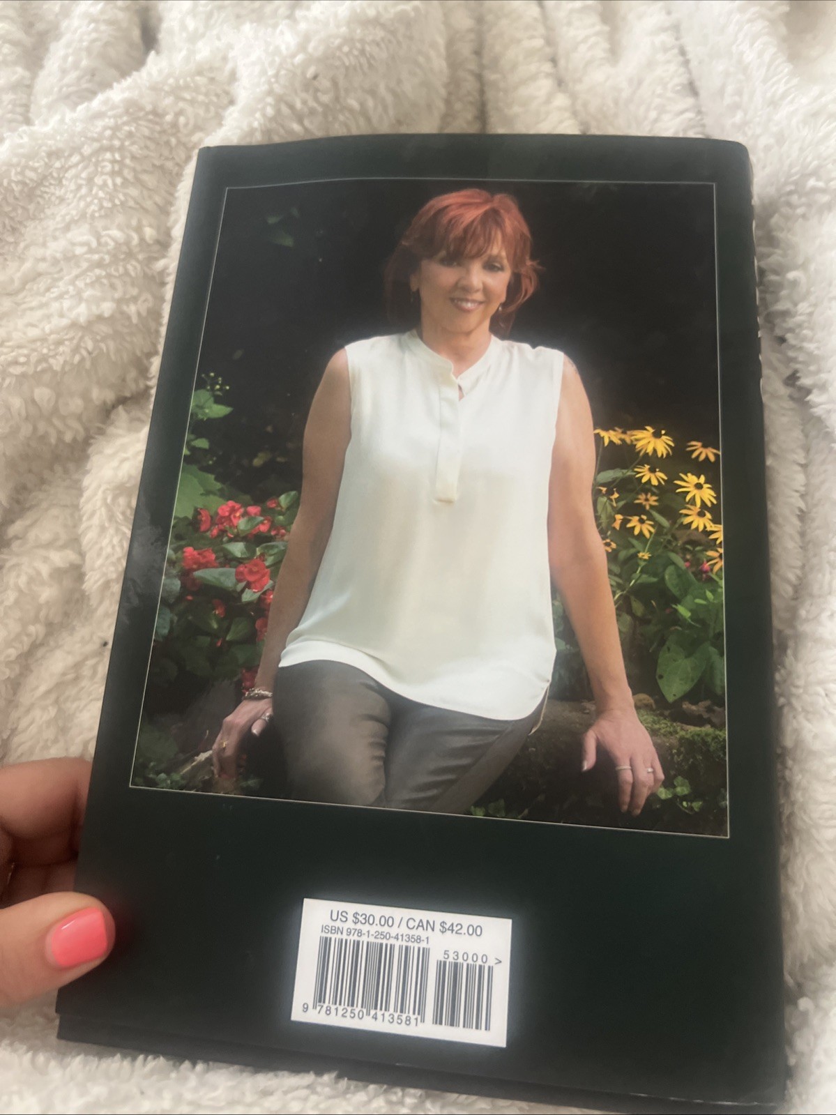 The Final Target – Hardcover, by Nora Roberts – Like New