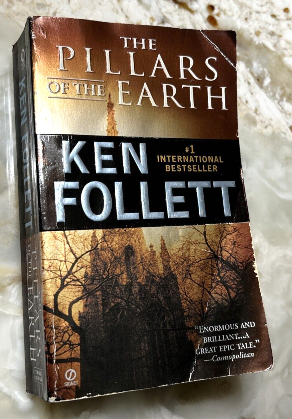 The Pillars Of The Earth by Ken Follett 1990 Kingsbridge Series Paperback