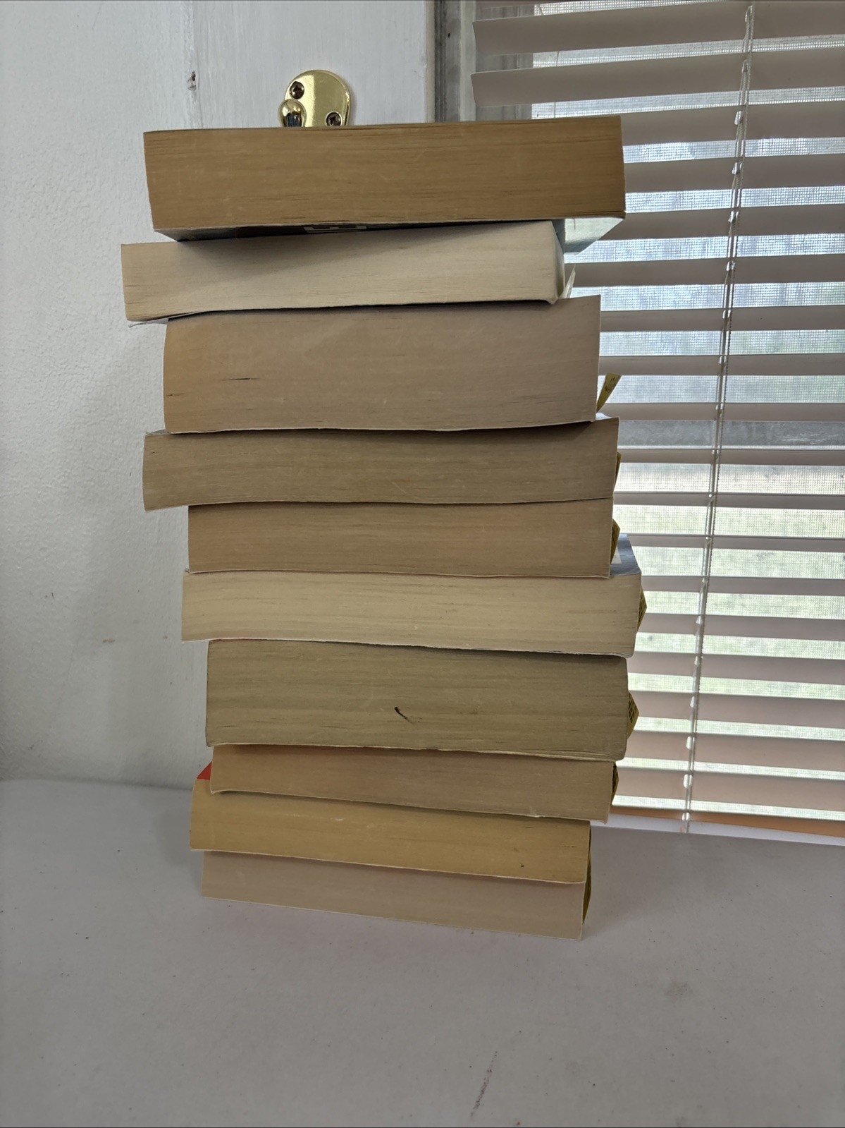 Lot of 10 – Mystery and Thrillers – Mixed Authors – FREE SHIPPING