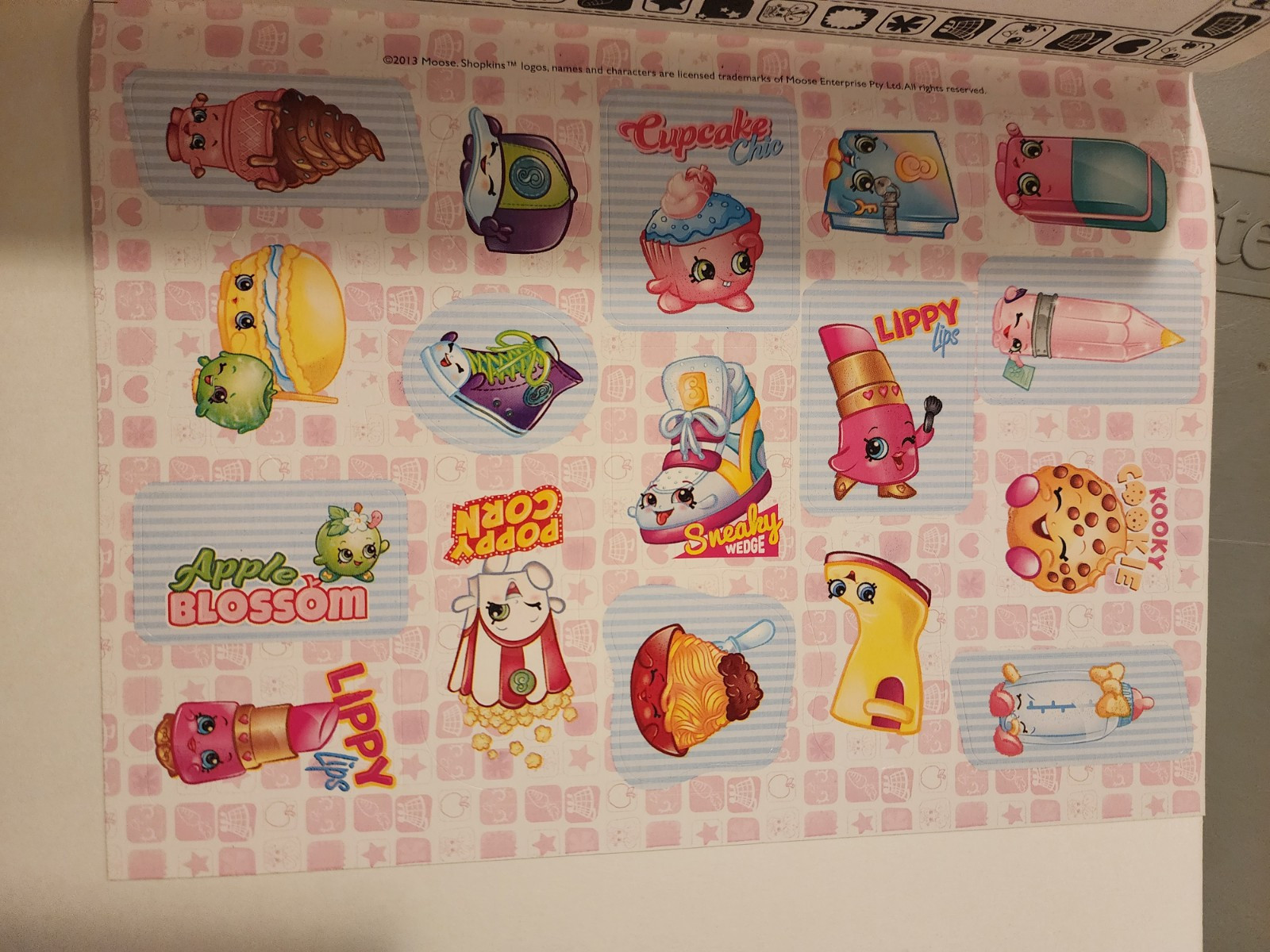 SHOPKINS COLOR & TRACE INCLUDES STICKERS & TRACING PAGE