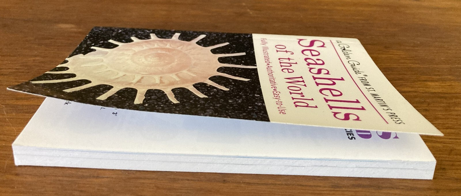 A Golden Guide from St. Martin’s Press Seashells of the World Life Tucker Abbott