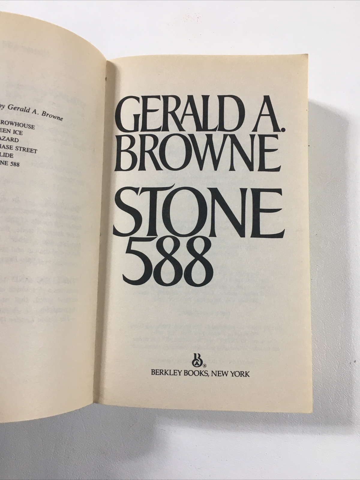 Stone 588 – Gerald A. Browne (1987, Paperback)