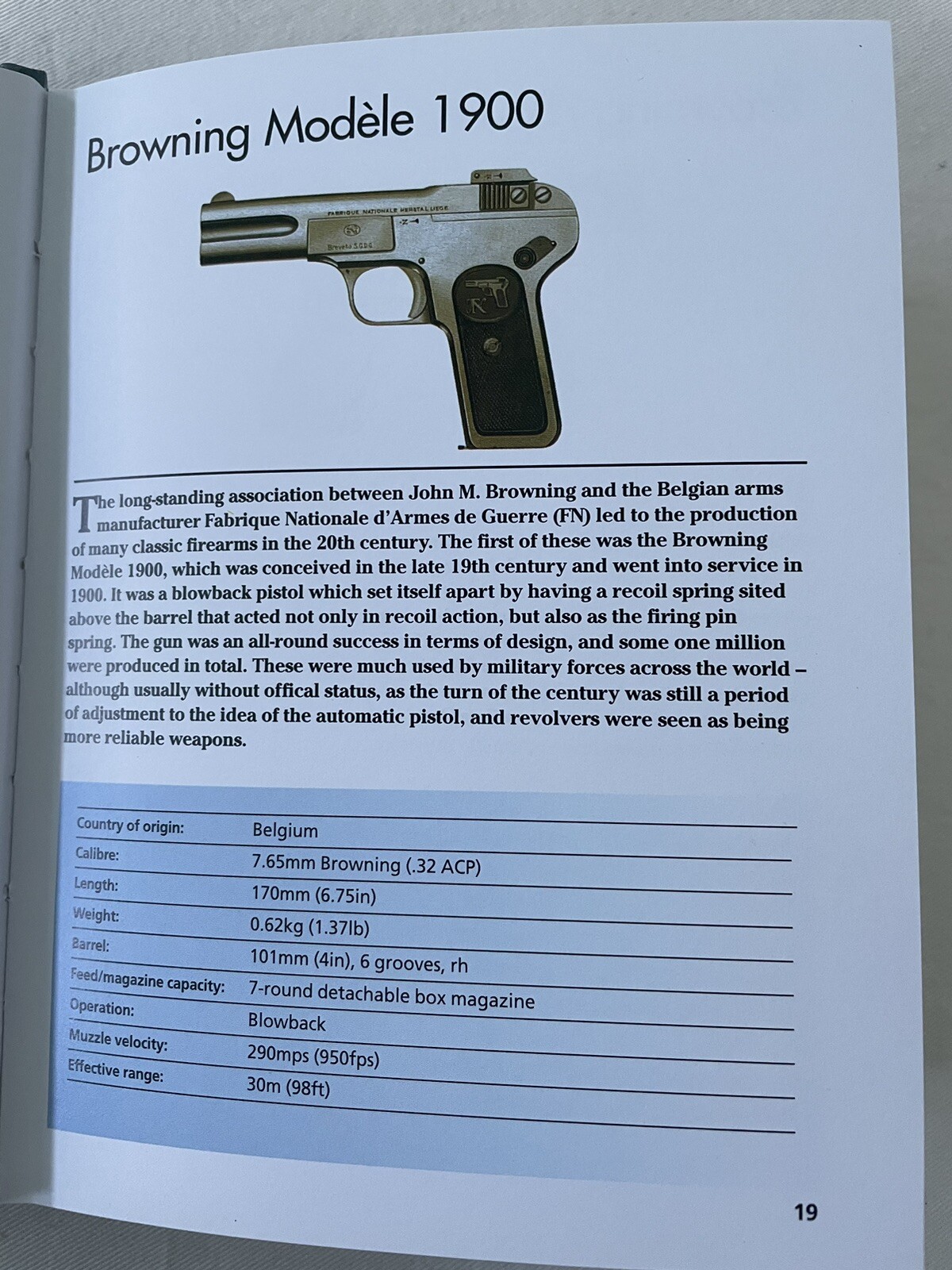 Twentieth Century Small Arms * Chris McNab * 2001 * HB & DJ * As New Condition