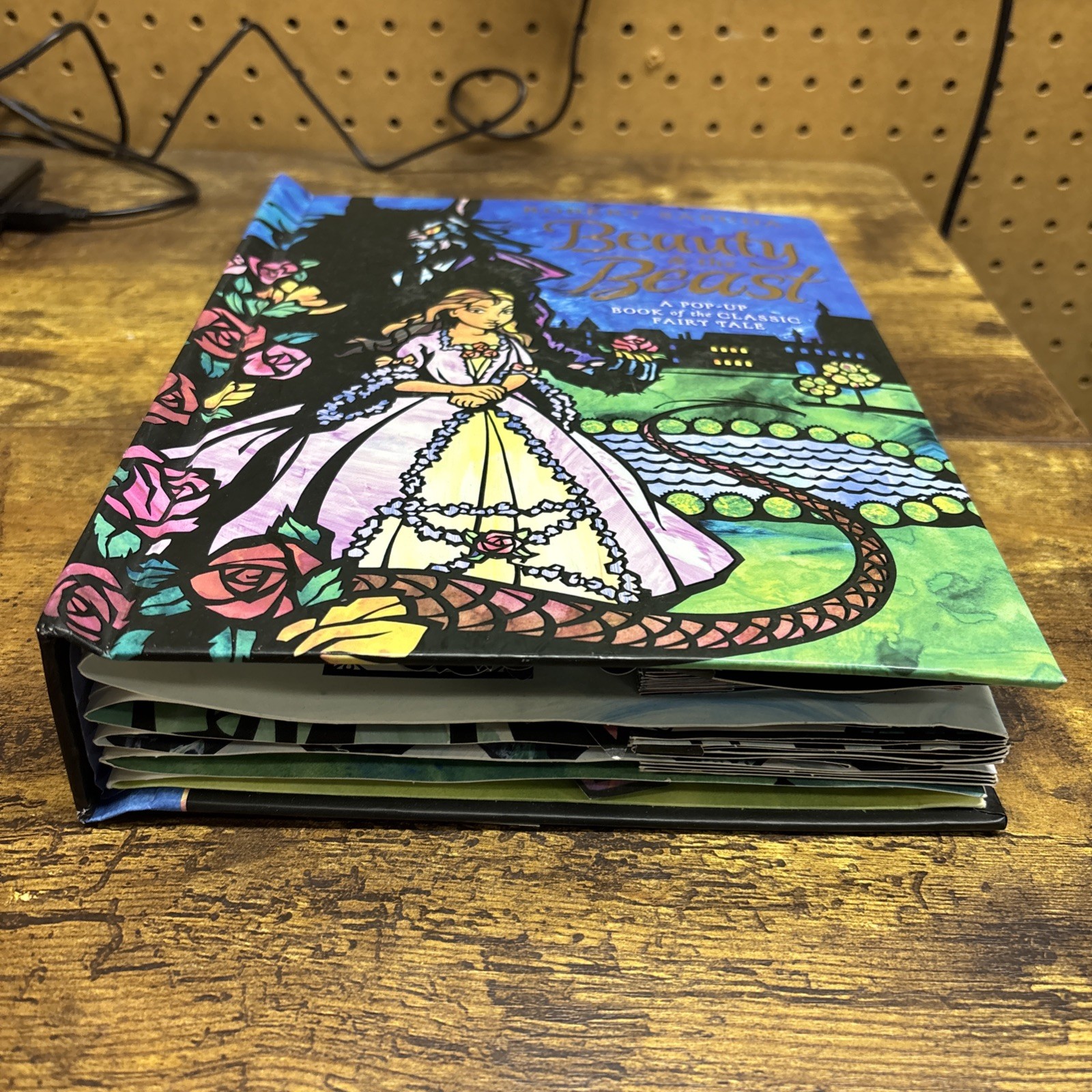 Beauty and the Beast : A Pop-Up Book of the Classic Fairy Tale by Robert Sabuda