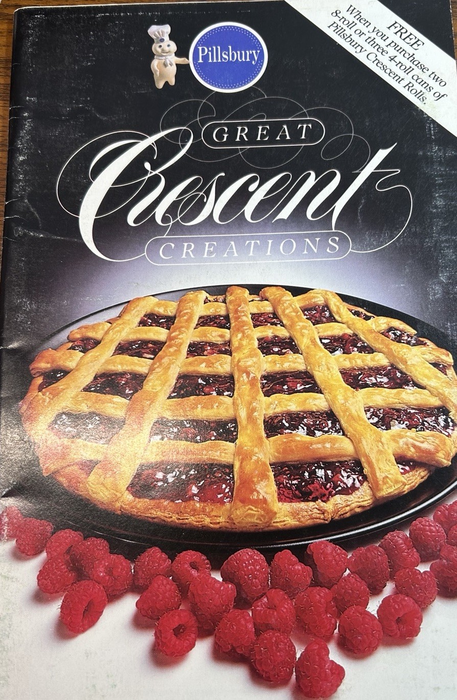 Pillsbury Great Crescent Creations 46 pages recipes with crescent rolls 1984 VTG