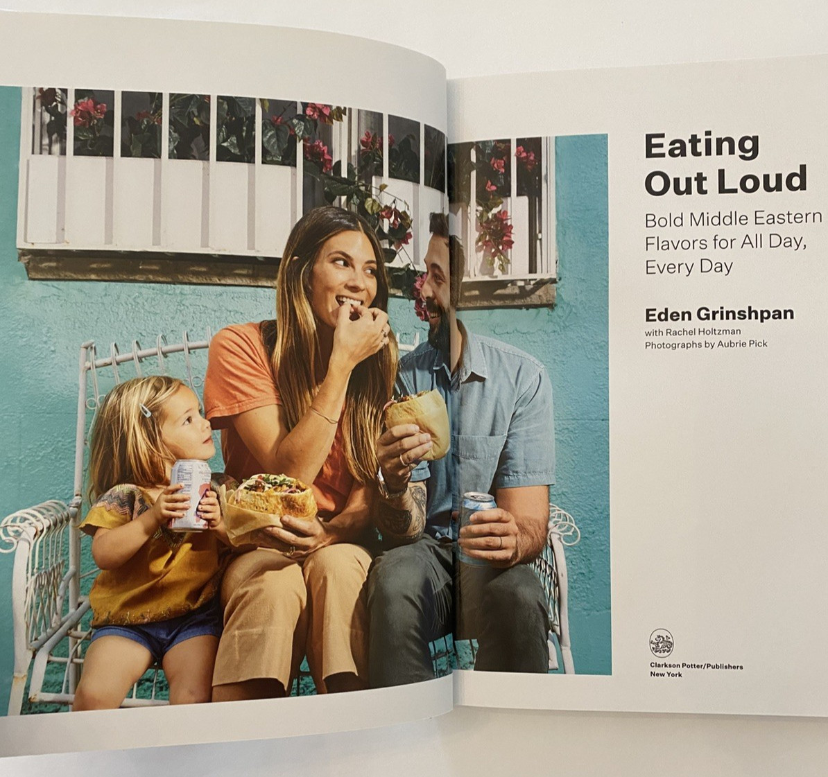 Eating Out Loud: Bold Middle Eastern Flavors for All Day, Every Day – VERY GOOD