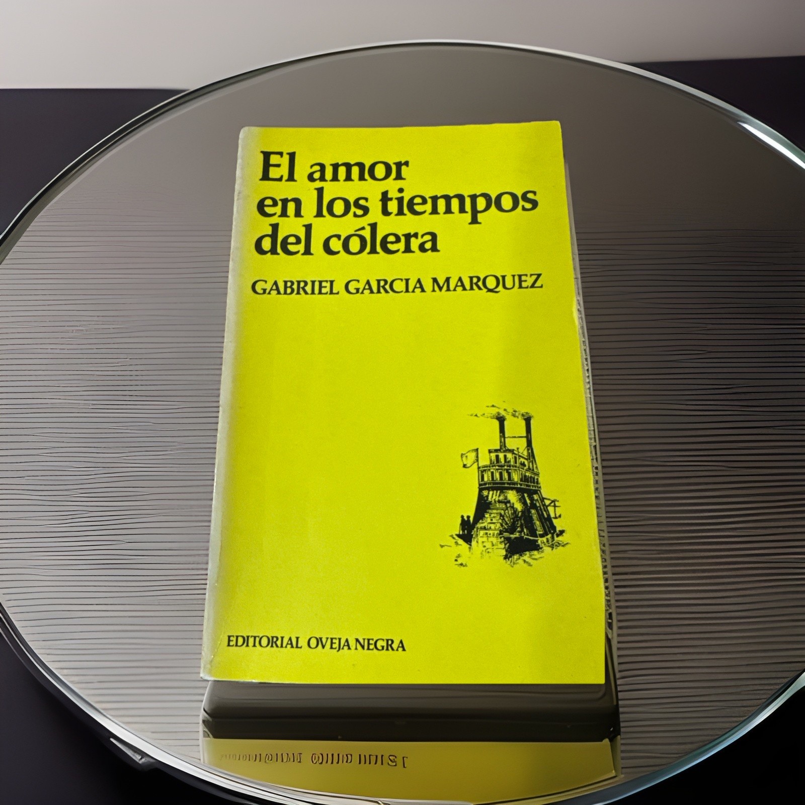 Gabriel GARCÍA MÁRQUEZ / El Amor en los Tiempos del Cólera 1st edition 1985.