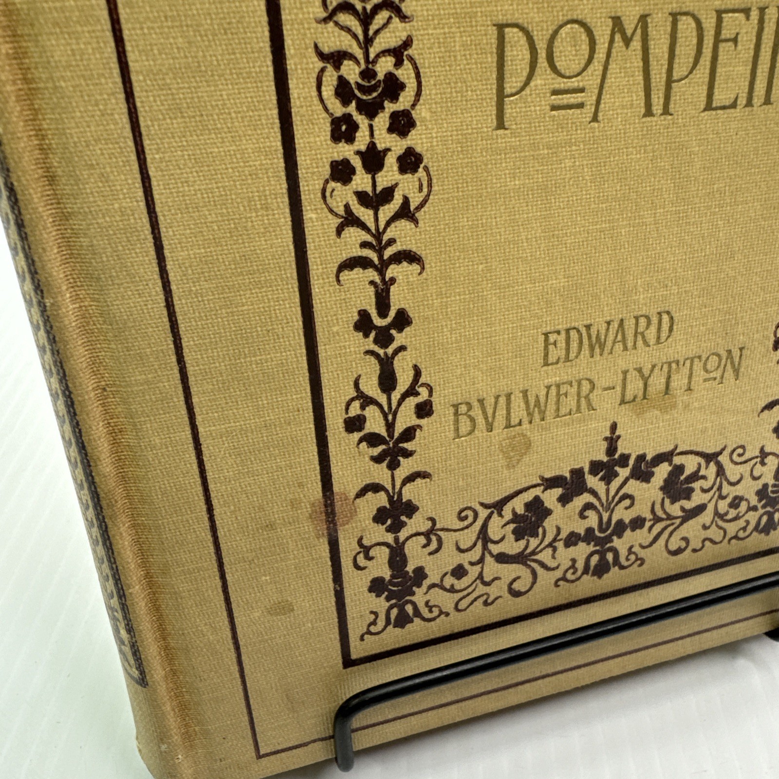 The Last Days of Pompeii Edward Bulwer Lytton Hardcover Antique Historical Novel