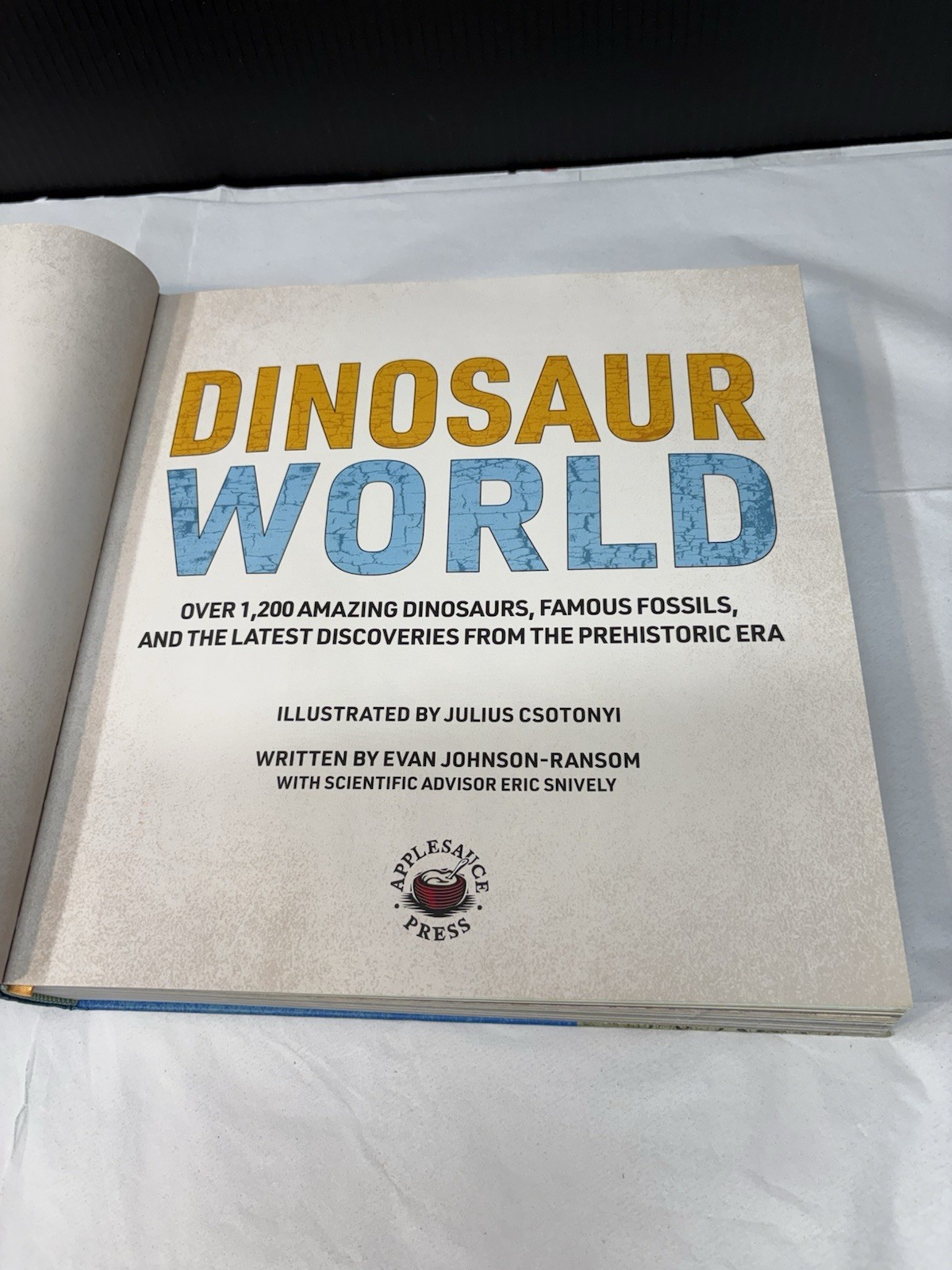 Dinosaur World: Over 1,200 Amazing Dinosaurs, Famous Fossils, and the Latest …