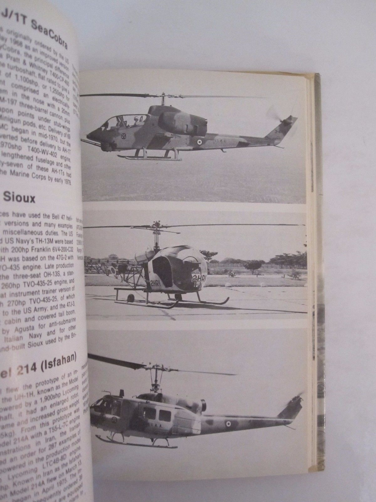 Military Aircraft of the World – 223 pages, BW Photos