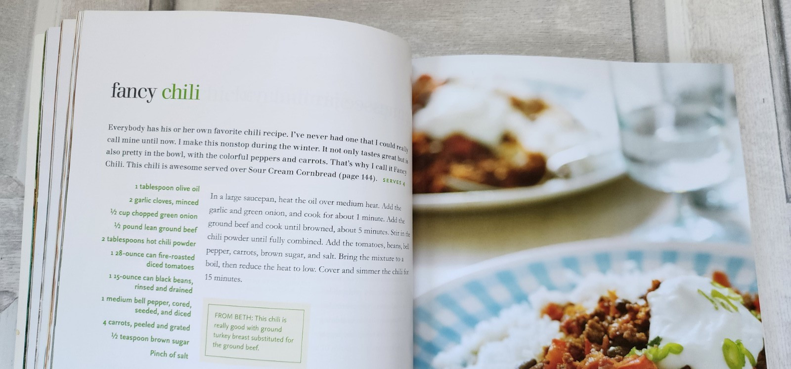 Home Cooking Trisha Yearwood paperback cookbook 2010 Southern recipes 223 pages