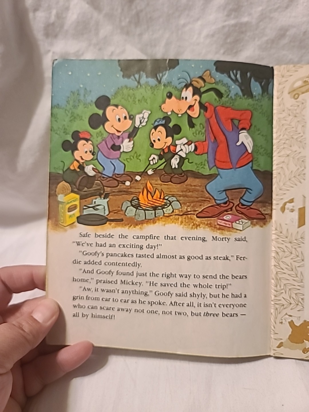 (D) Vintage 1978 A Little Golden Book Mickey Mouse And Goofy The Big Bear Scare