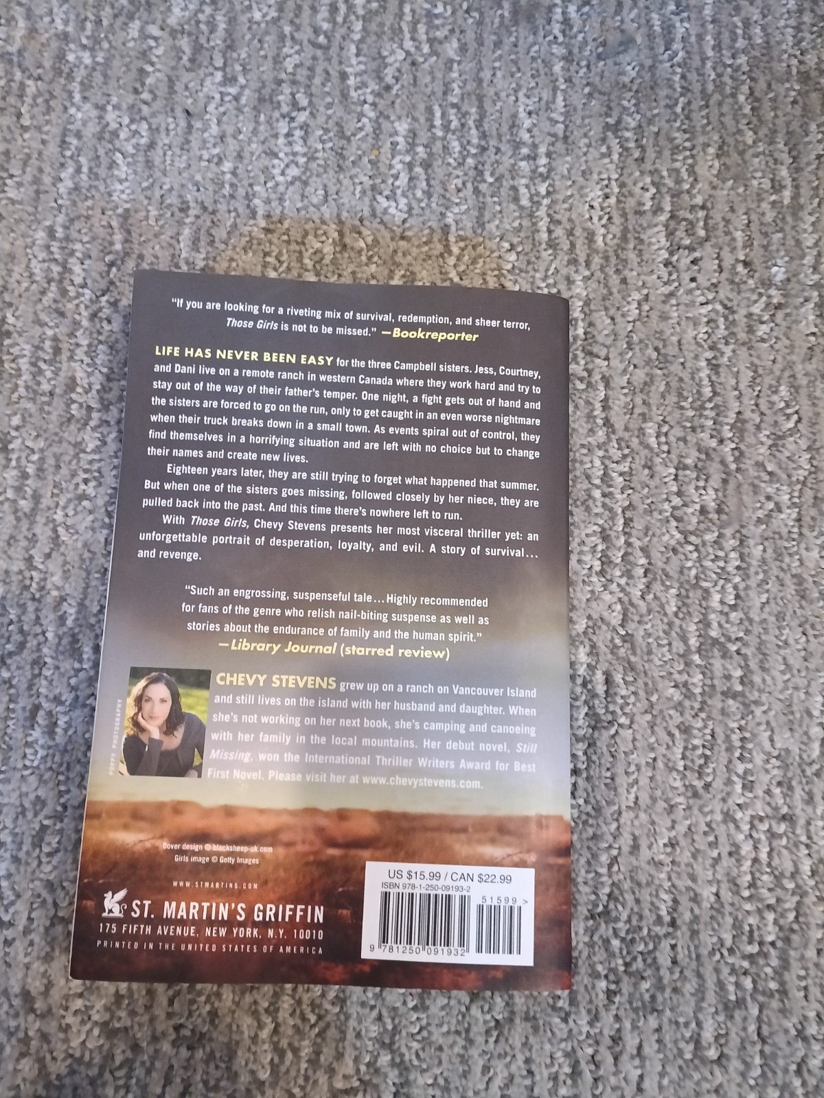 Those Girls Chevy Stevens St. Martin’s Griffin Paperback (2016) [VG]