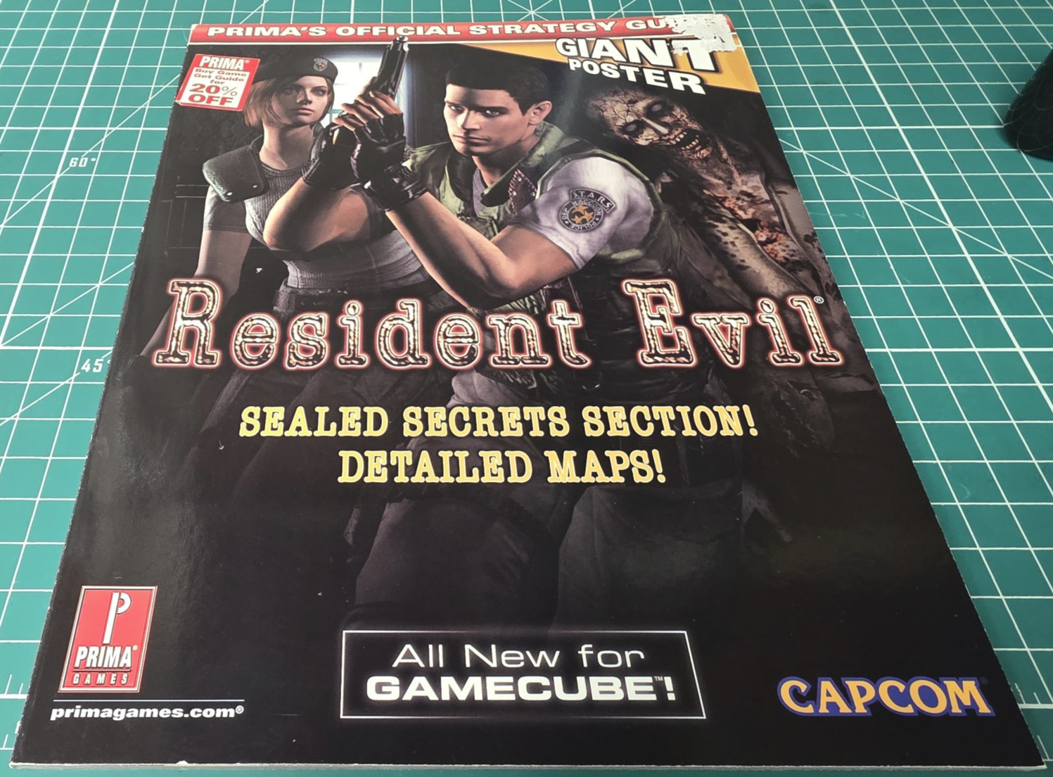 Resident Evil Prima’s Official Strategy Guide Nintendo GAMECUBE w/POSTER – RARE!
