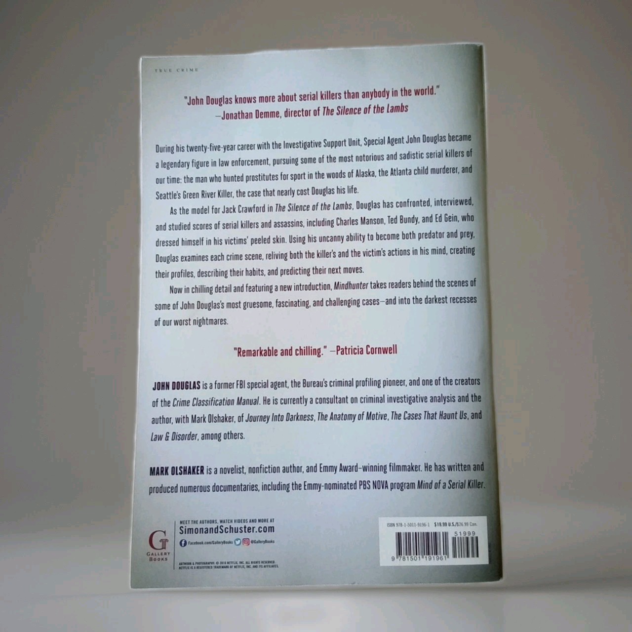 Mindhunter: Inside the FBI’s Elite Serial Crime Unit – Paperback – Very Good