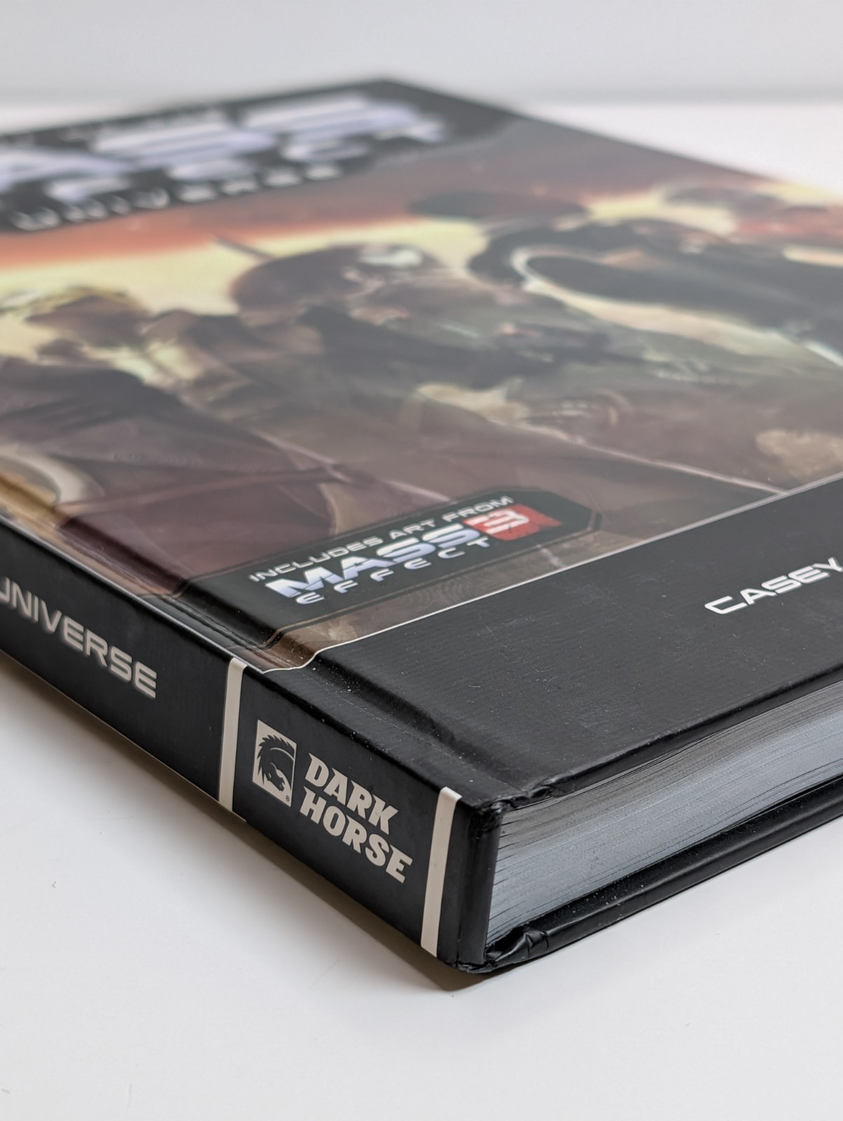 Dark Horse The Art of the Mass Effect Universe Hardcover Art Book 2012 Used