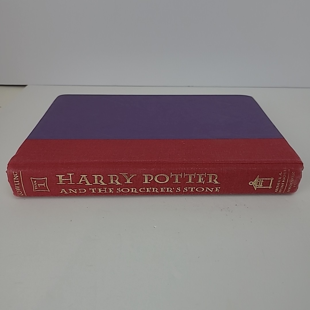 HARRY POTTER & SORCERER’S STONE Hardcover J.K. Rowling 1st EDITION 1998
