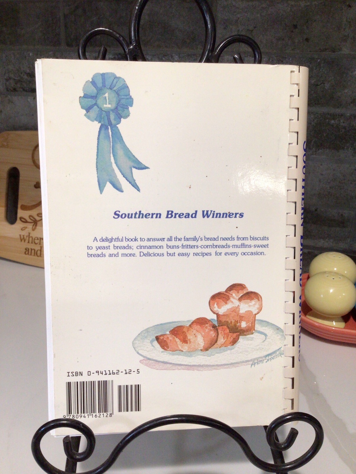 Southern Bread Winners Cookbook 1992 Linda G Hatcher ( 194 pages )