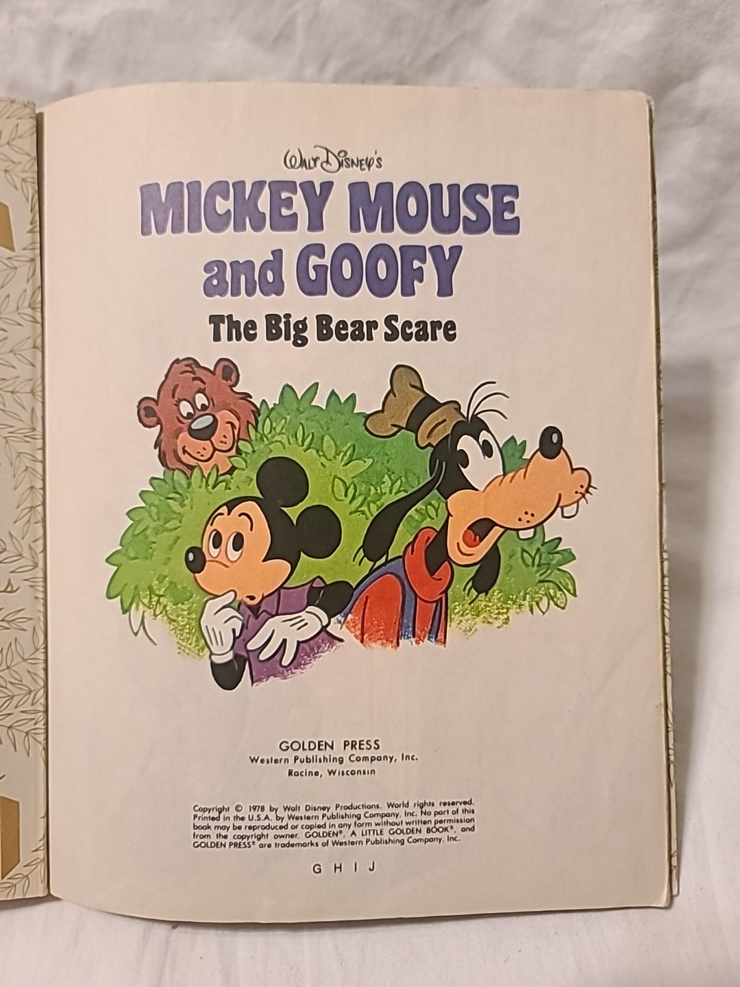 (D) Vintage 1978 A Little Golden Book Mickey Mouse And Goofy The Big Bear Scare