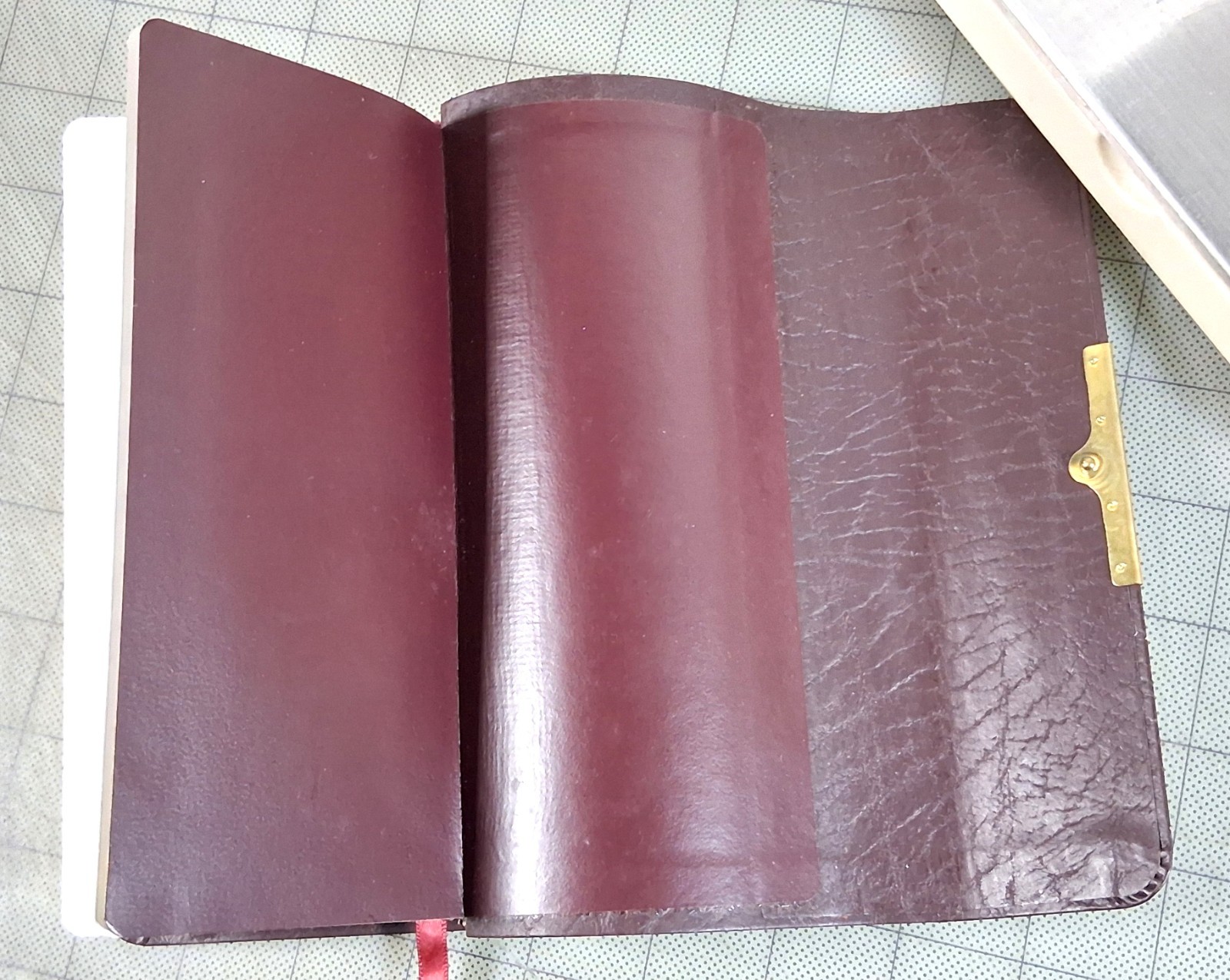 NKJV Holy Bible Compact Edition Bonded Leather Burgundy by Thomas Nelson Read!