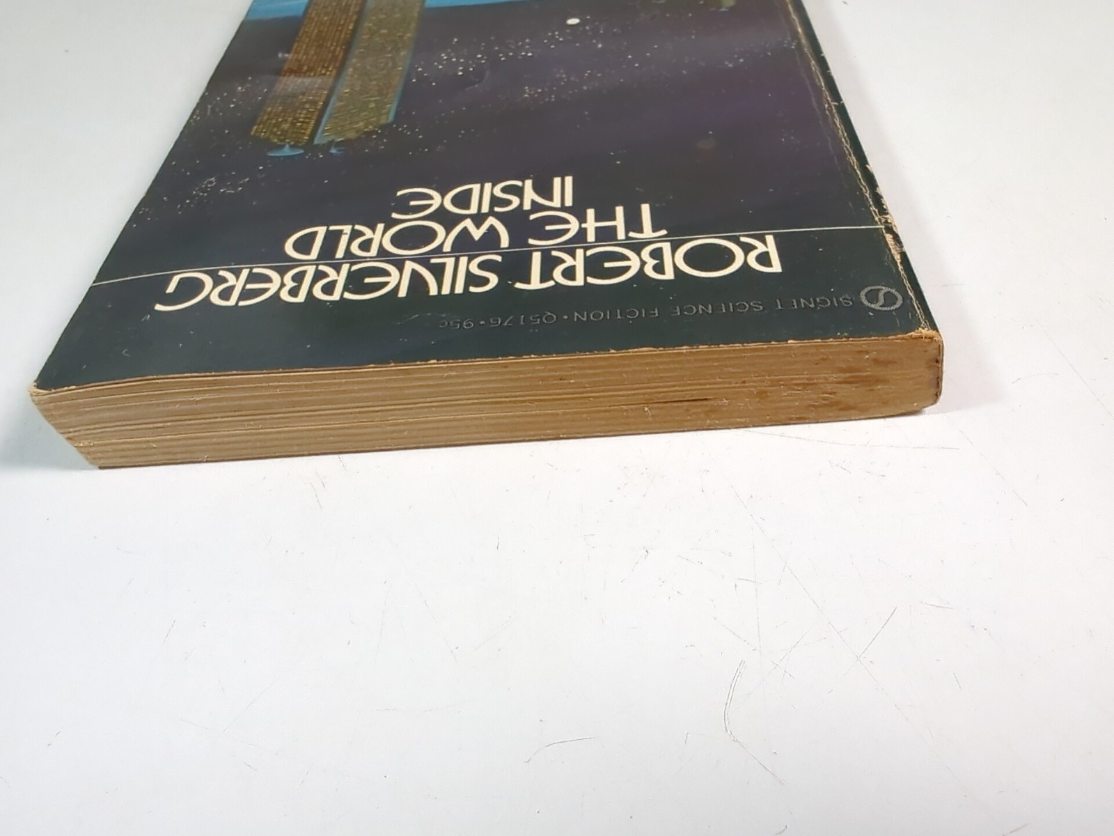 Robert Silverberg – The World Inside – Signet First Printing 1972 Vintage Sci-fi