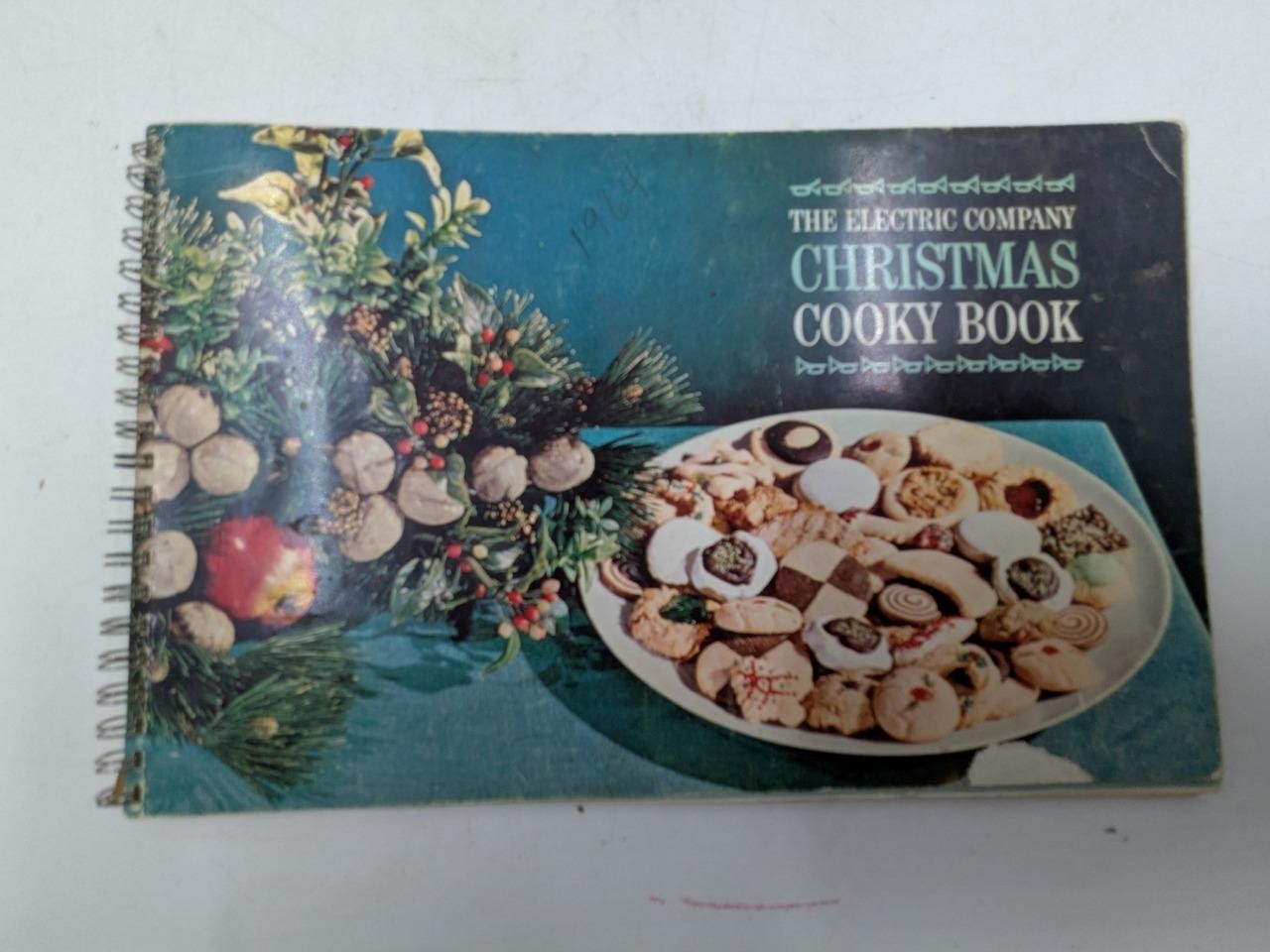 1962 WE Energies Cookie Book Wisconsin Electric Christmas Cooky Recipe Book