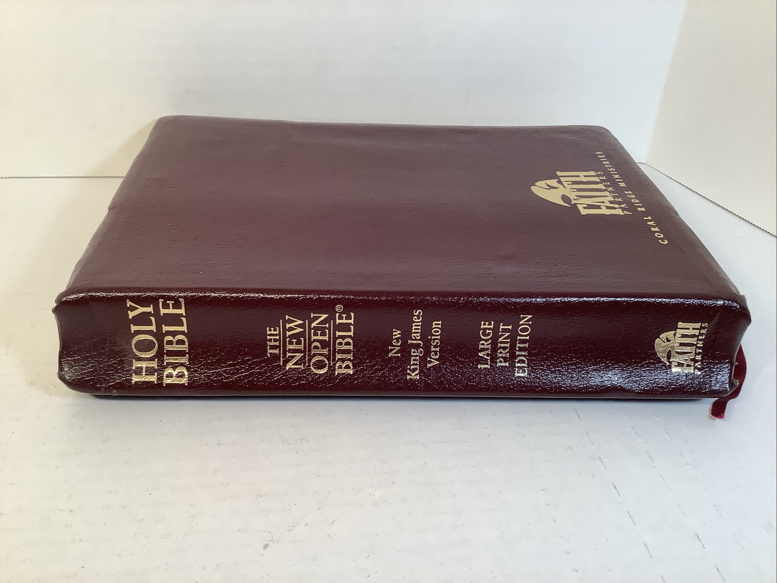 The New Open Bible NKJV Large Print Nelson New King James Bonded Leather