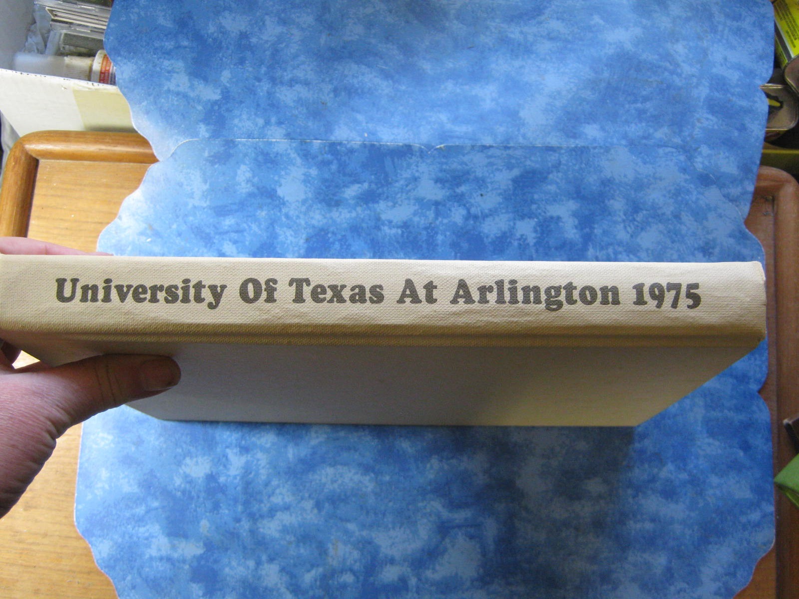 UNIVERSITY OF TEXAS AT ARLINGTON 1975 REVEILLE YEARBOOK HC Unsigned XLNT