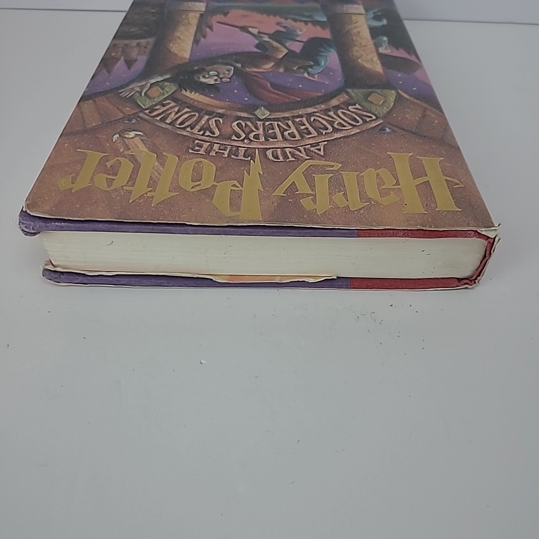 HARRY POTTER & SORCERER’S STONE Hardcover J.K. Rowling 1st EDITION 1998