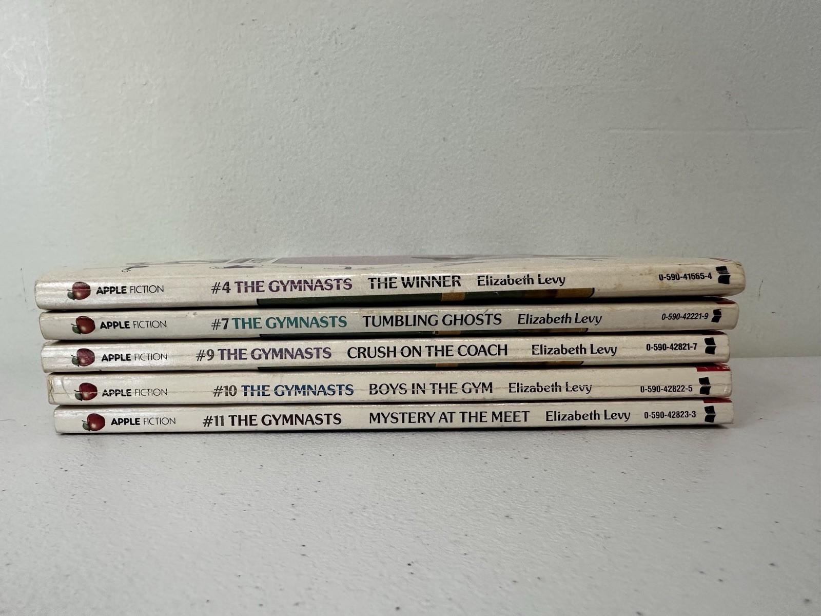 Vtg. The Gymnasts by Elizabeth Levy Lot of 5 Books #4,7,9,10, and 11 acceptable