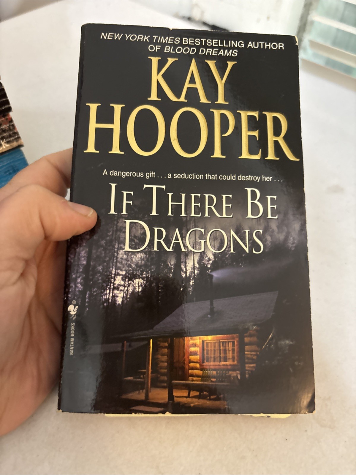 Lot of 10 – Kay Hooper – Mass paperback books – Free Shipping