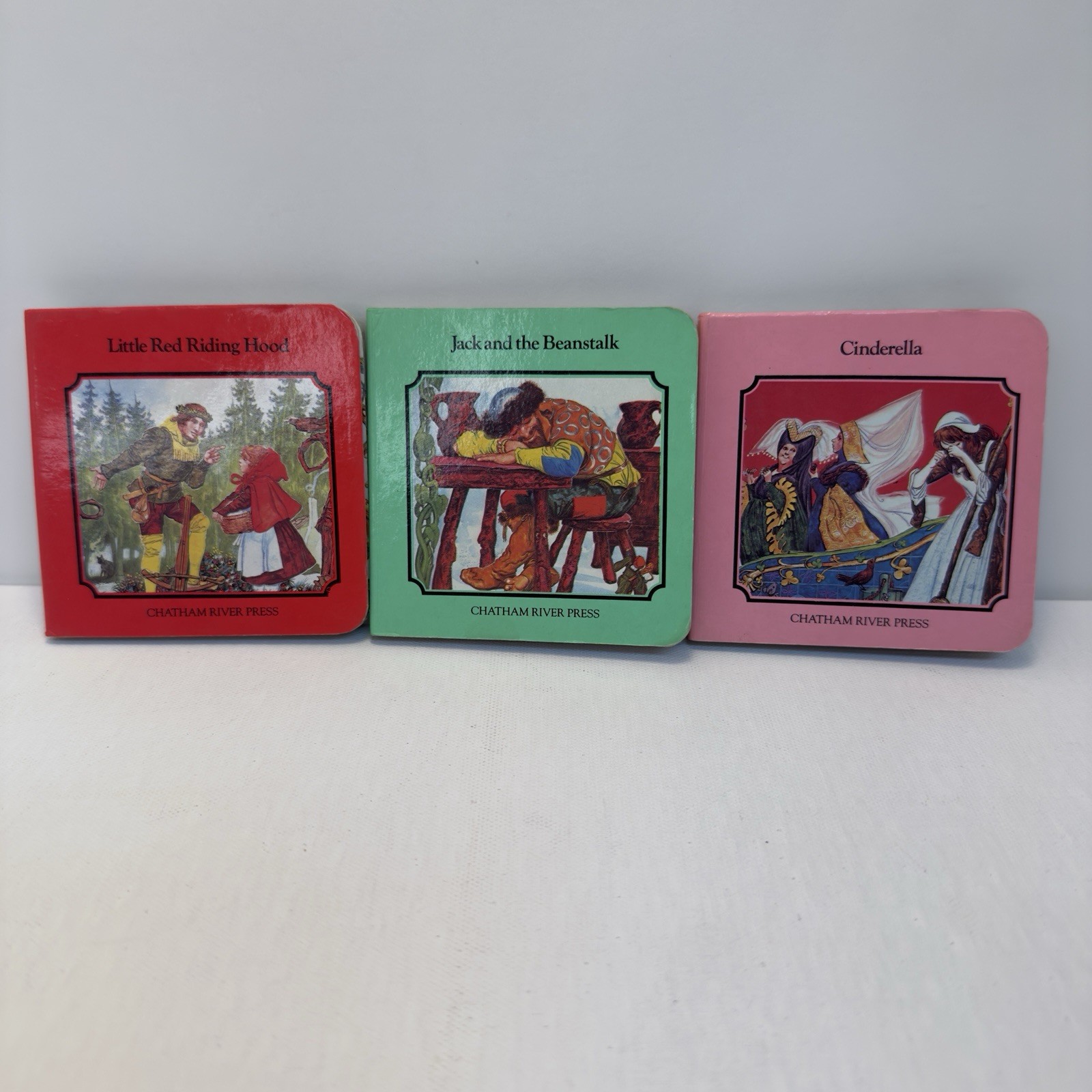 18 Miniature Books PETER RABBIT, BEATRIX POTTER, DISNEY, FAIRY TALES – Vintage